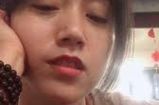 “假洋牌”优思益翻车事件：网红集体致歉背后的品牌包装术与流量陷阱